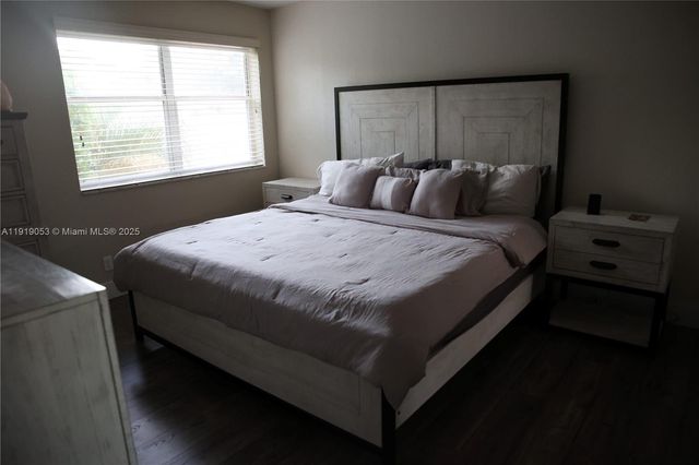 9828 NW 2nd St, Plantation, FL 33324