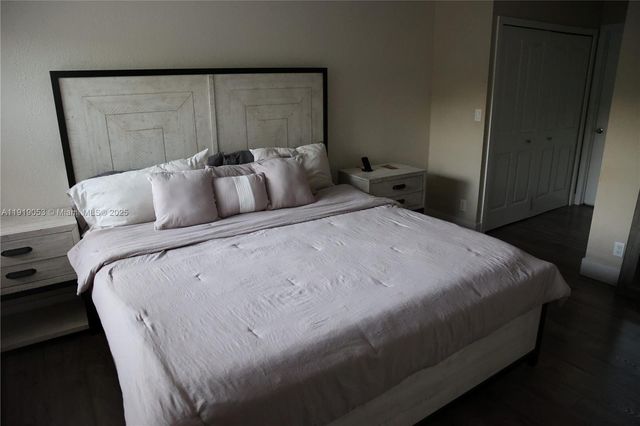 9828 NW 2nd St, Plantation, FL 33324