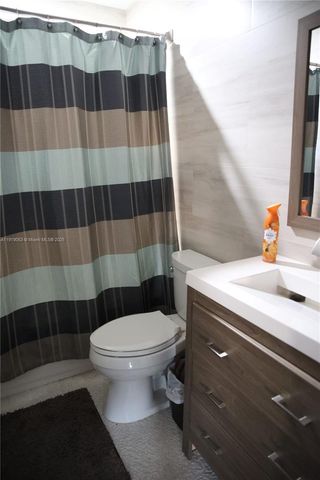 9828 NW 2nd St, Plantation, FL 33324