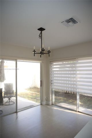 9828 NW 2nd St, Plantation, FL 33324