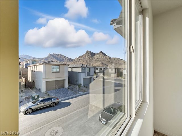 1606 Rock Kestrel Street, Las Vegas, NV 89138