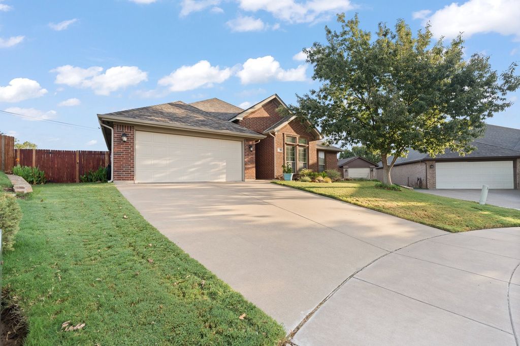 312 Nutmeg, Burleson, TX 76028 — photo 2