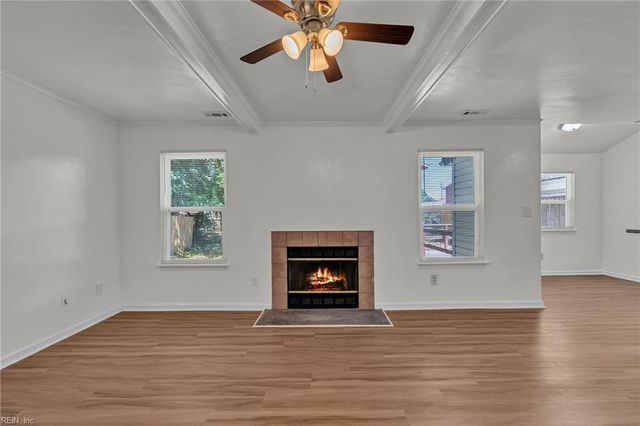370 Pear Ridge CIR, Newport News, VA 23602