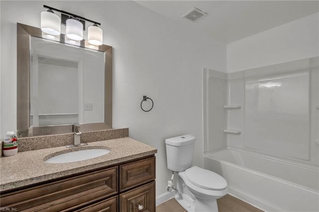 370 Pear Ridge CIR, Newport News, VA 23602