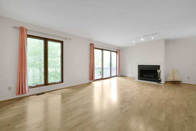 1627 Coppertree Road, Columbus, OH 43232