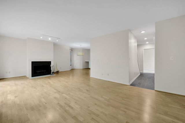 1627 Coppertree Road, Columbus, OH 43232