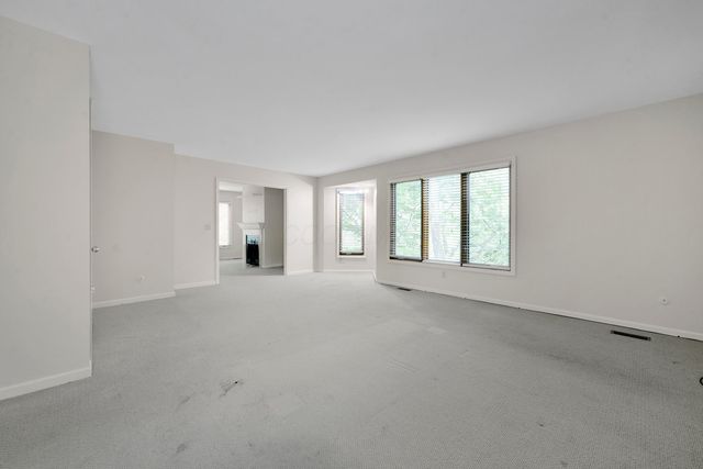 1627 Coppertree Road, Columbus, OH 43232
