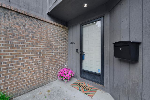 1627 Coppertree Road, Columbus, OH 43232