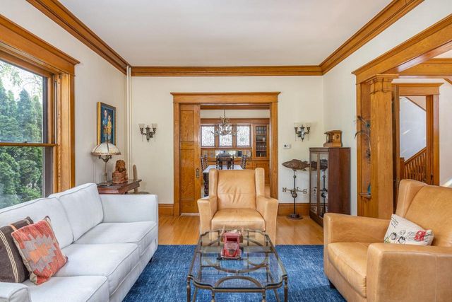 823 WASHINGTON AVENUE, Oshkosh, WI 54901