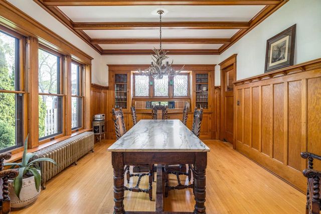 823 WASHINGTON AVENUE, Oshkosh, WI 54901
