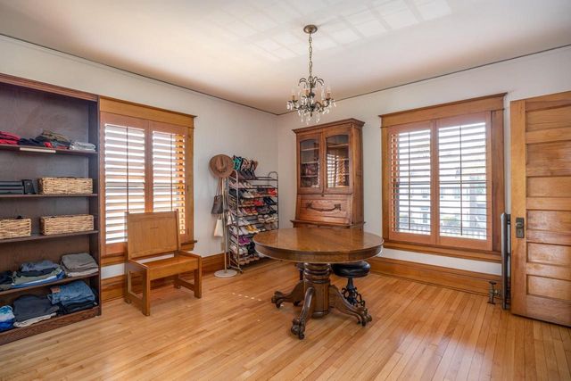 823 WASHINGTON AVENUE, Oshkosh, WI 54901