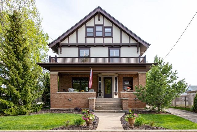 823 WASHINGTON AVENUE, Oshkosh, WI 54901
