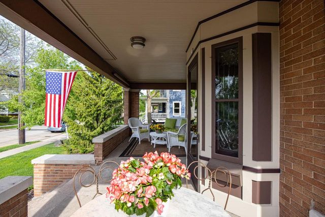 823 WASHINGTON AVENUE, Oshkosh, WI 54901
