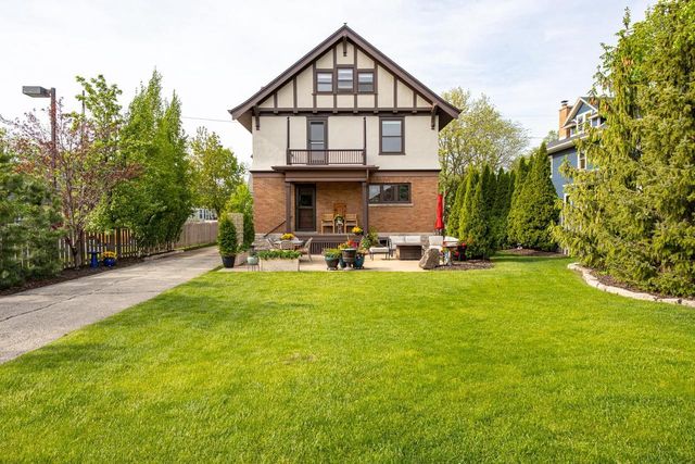 823 WASHINGTON AVENUE, Oshkosh, WI 54901