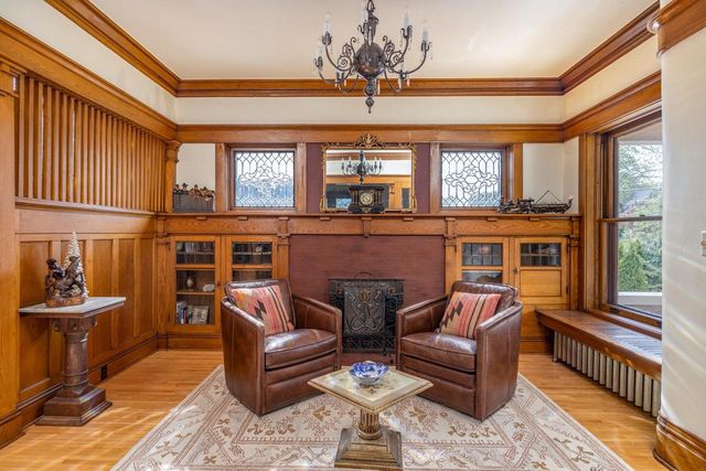 823 WASHINGTON AVENUE, Oshkosh, WI 54901
