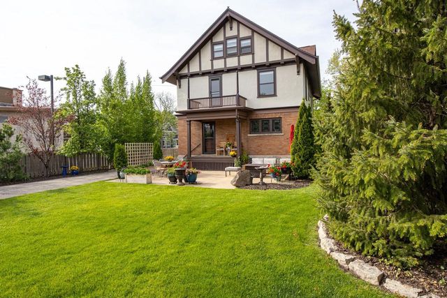 823 WASHINGTON AVENUE, Oshkosh, WI 54901