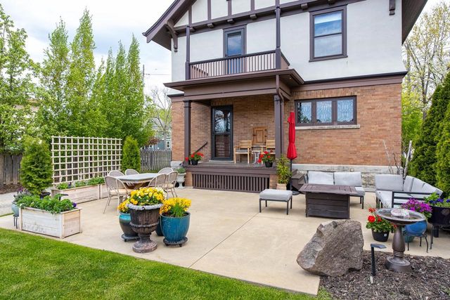 823 WASHINGTON AVENUE, Oshkosh, WI 54901