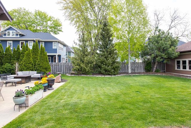 823 WASHINGTON AVENUE, Oshkosh, WI 54901