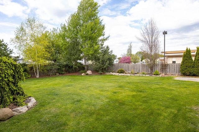 823 WASHINGTON AVENUE, Oshkosh, WI 54901