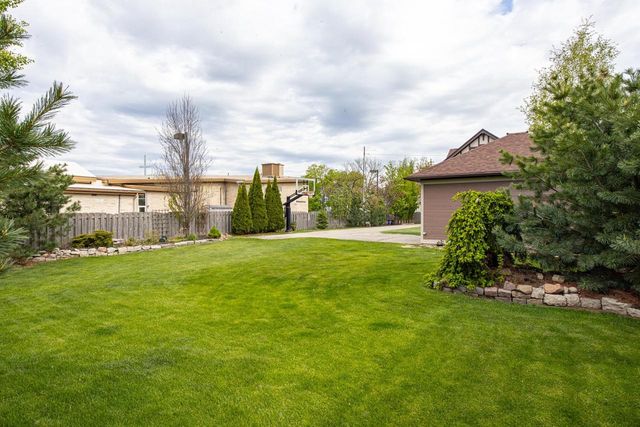 823 WASHINGTON AVENUE, Oshkosh, WI 54901