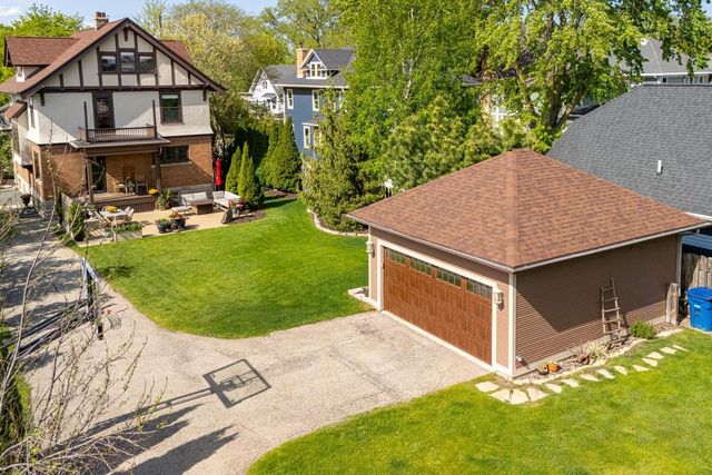 823 WASHINGTON AVENUE, Oshkosh, WI 54901