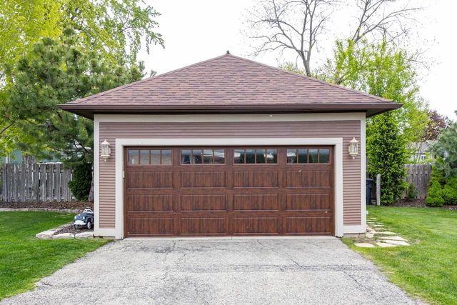 823 WASHINGTON AVENUE, Oshkosh, WI 54901