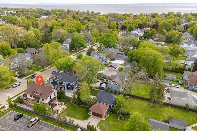823 WASHINGTON AVENUE, Oshkosh, WI 54901