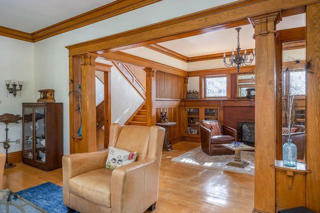823 WASHINGTON AVENUE, Oshkosh, WI 54901