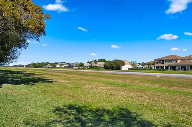 15595 Lindbergh Lane, Wellington, FL 33414