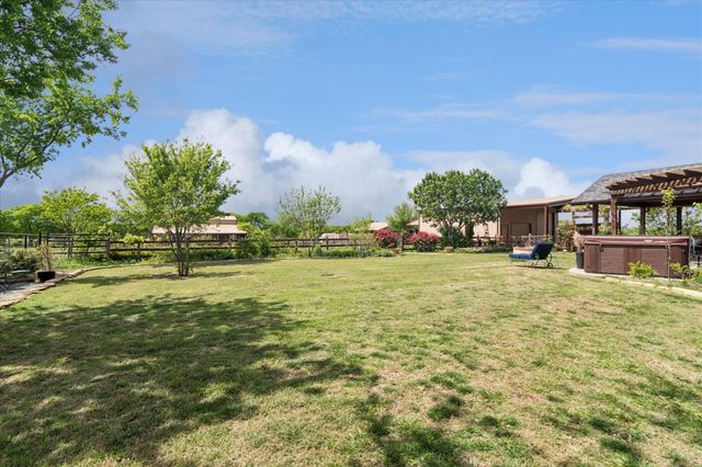 8463 Crestview Road, Sanger, TX 76266