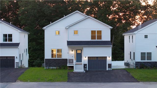 9 Stoneridge Road, Smithfield, RI 02917