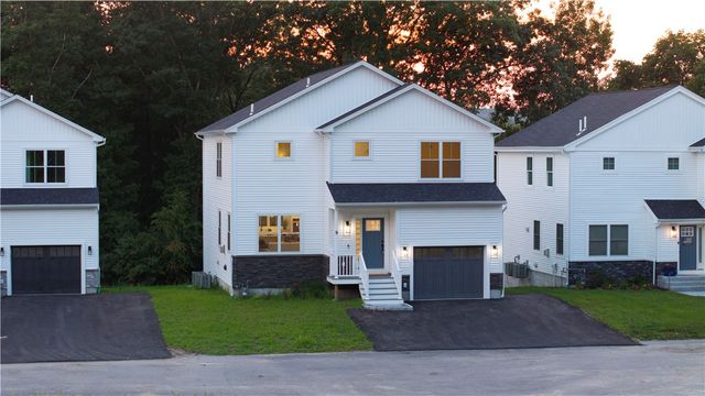 9 Stoneridge Road, Smithfield, RI 02917