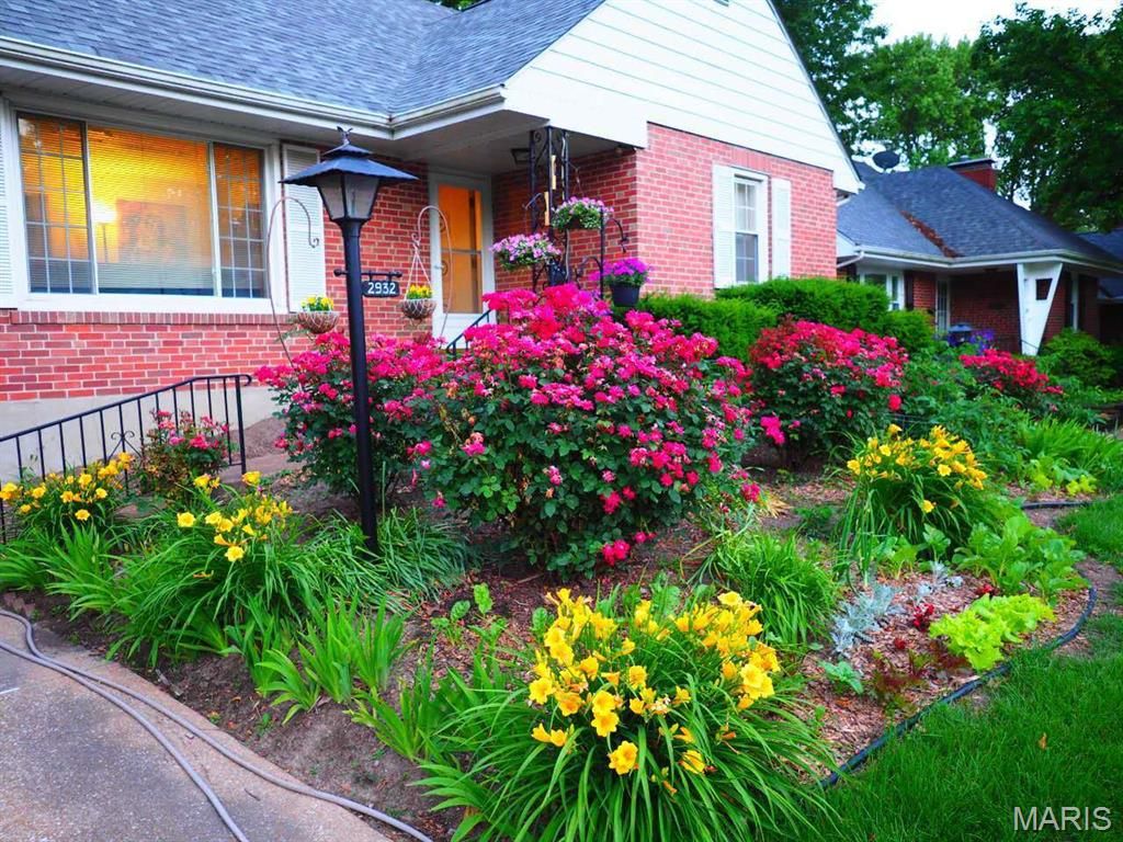 2932 Delavan Drive, St Louis, MO 63121