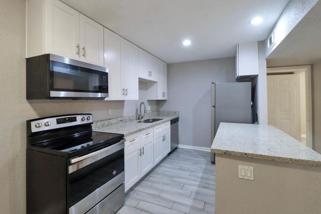 5929 Queensloch Drive 235, Houston, TX 77096