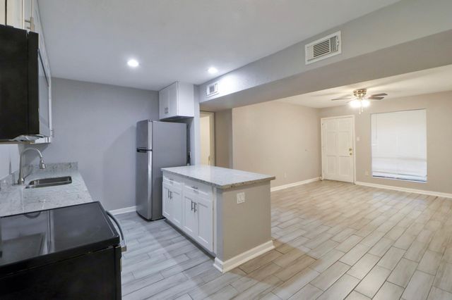 5929 Queensloch Drive 235, Houston, TX 77096