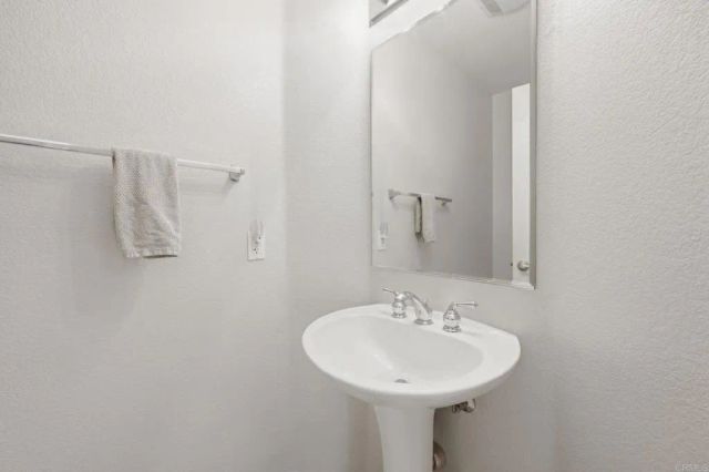 15844 Broad Oaks Road, El Cajon, CA 92021