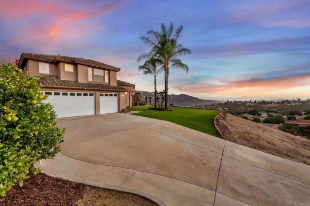 15844 Broad Oaks Road, El Cajon, CA 92021