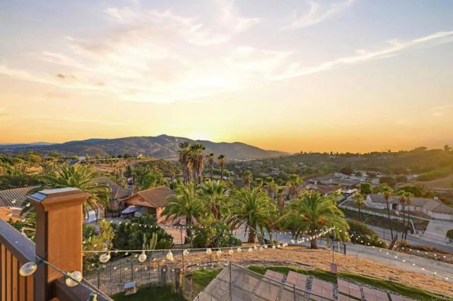 15844 Broad Oaks Road, El Cajon, CA 92021