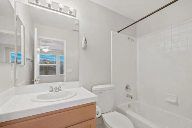 15844 Broad Oaks Road, El Cajon, CA 92021