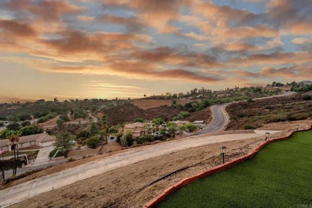 15844 Broad Oaks Road, El Cajon, CA 92021