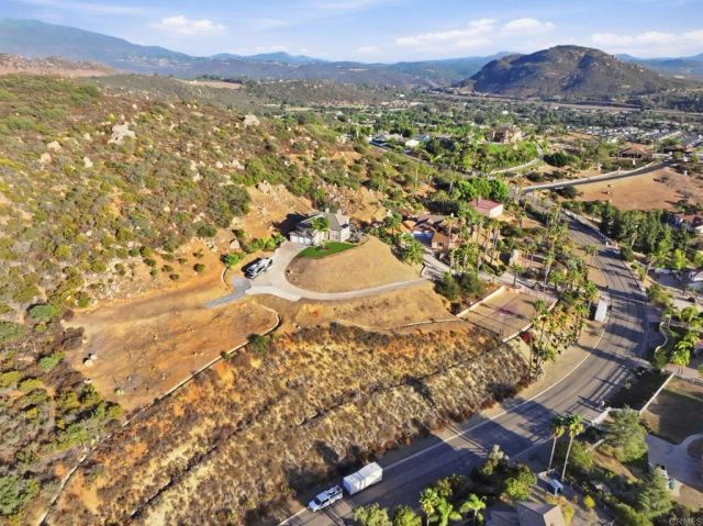 15844 Broad Oaks Road, El Cajon, CA 92021