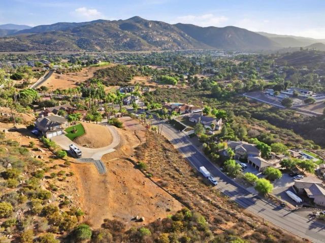 15844 Broad Oaks Road, El Cajon, CA 92021