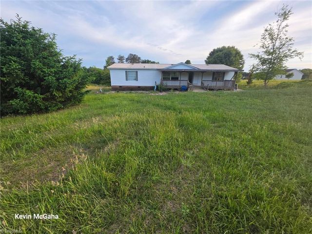 1940 Turkey Ford Road, Mount Airy, NC 27030