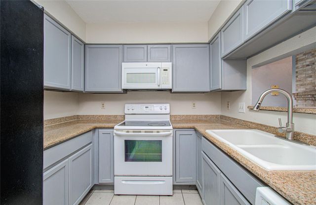 16606 Quiet Trail Drive, Humble, TX 77396