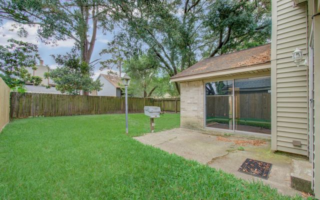 16606 Quiet Trail Drive, Humble, TX 77396