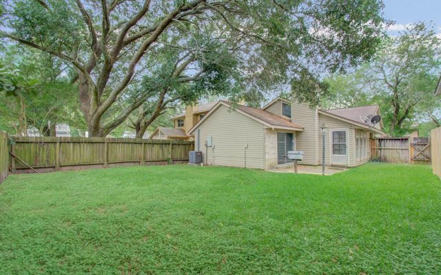 16606 Quiet Trail Drive, Humble, TX 77396