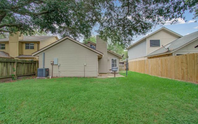 16606 Quiet Trail Drive, Humble, TX 77396