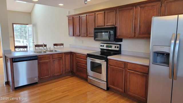 10313 Chimney Ridge Ct, Louisville, KY 40299