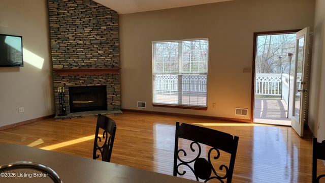 10313 Chimney Ridge Ct, Louisville, KY 40299