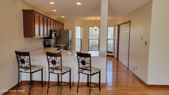 10313 Chimney Ridge Ct, Louisville, KY 40299